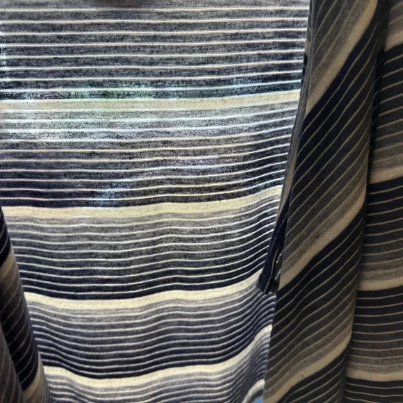 Salaam woman’s tie front cardigan wrap. Lightweight. Size medium - Picture 5 of 5